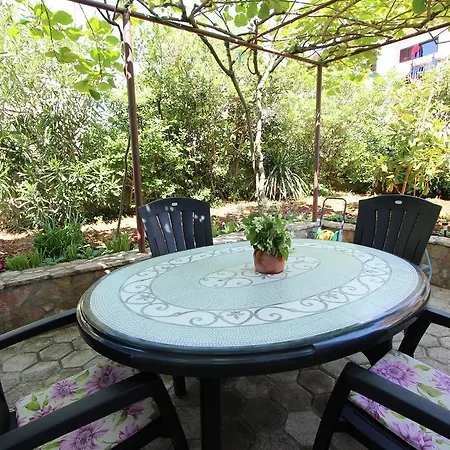 Pensión And Sanja 2*