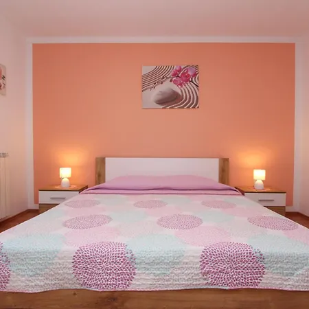 Guest house And Sanja